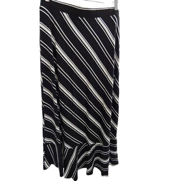 Chico's faux wrap skirt size 8/10 - Picture 5 of 9